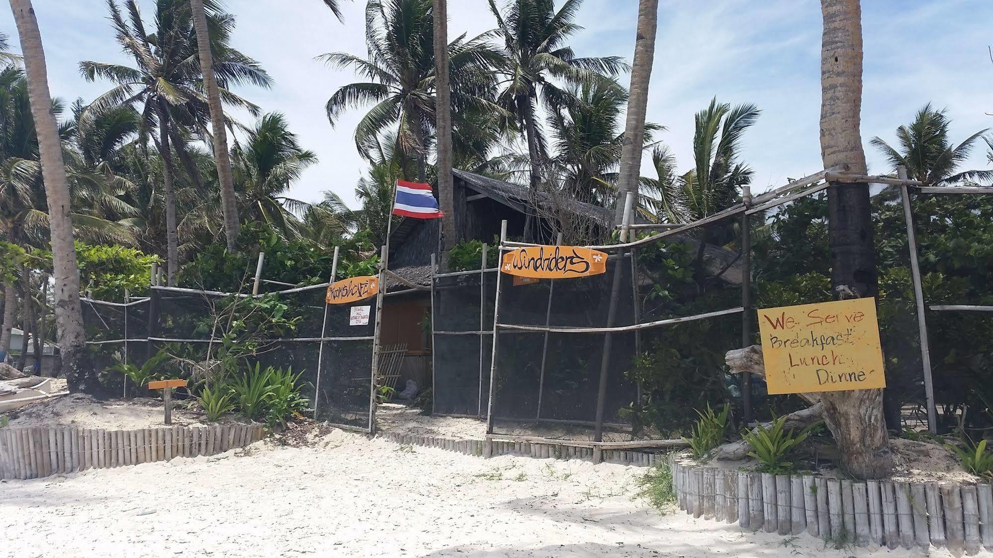 Wind Rider's Inn Balabag  Exterior foto